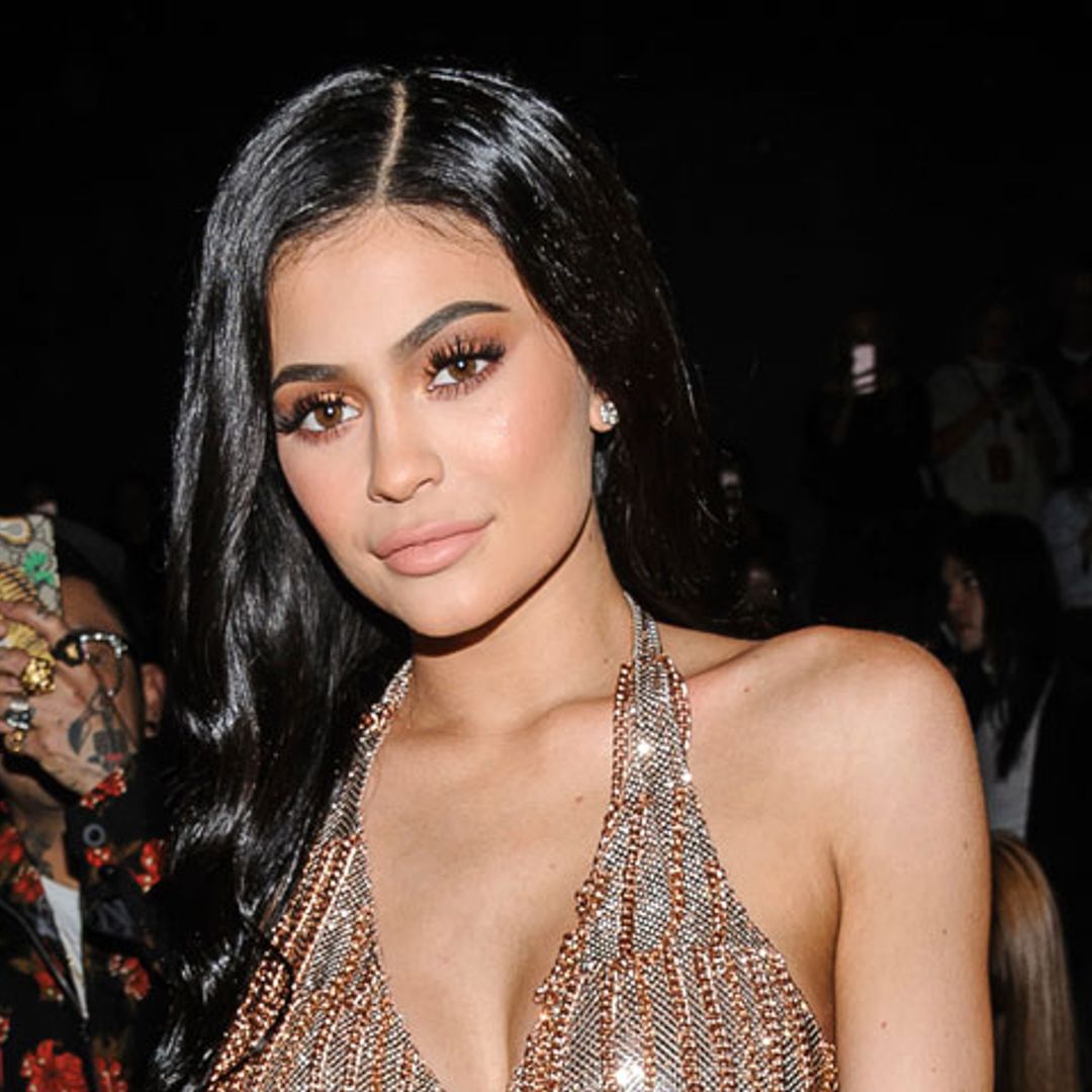 El lujoso pijama de cóctel que Kylie Jenner lució en su 'baby shower'