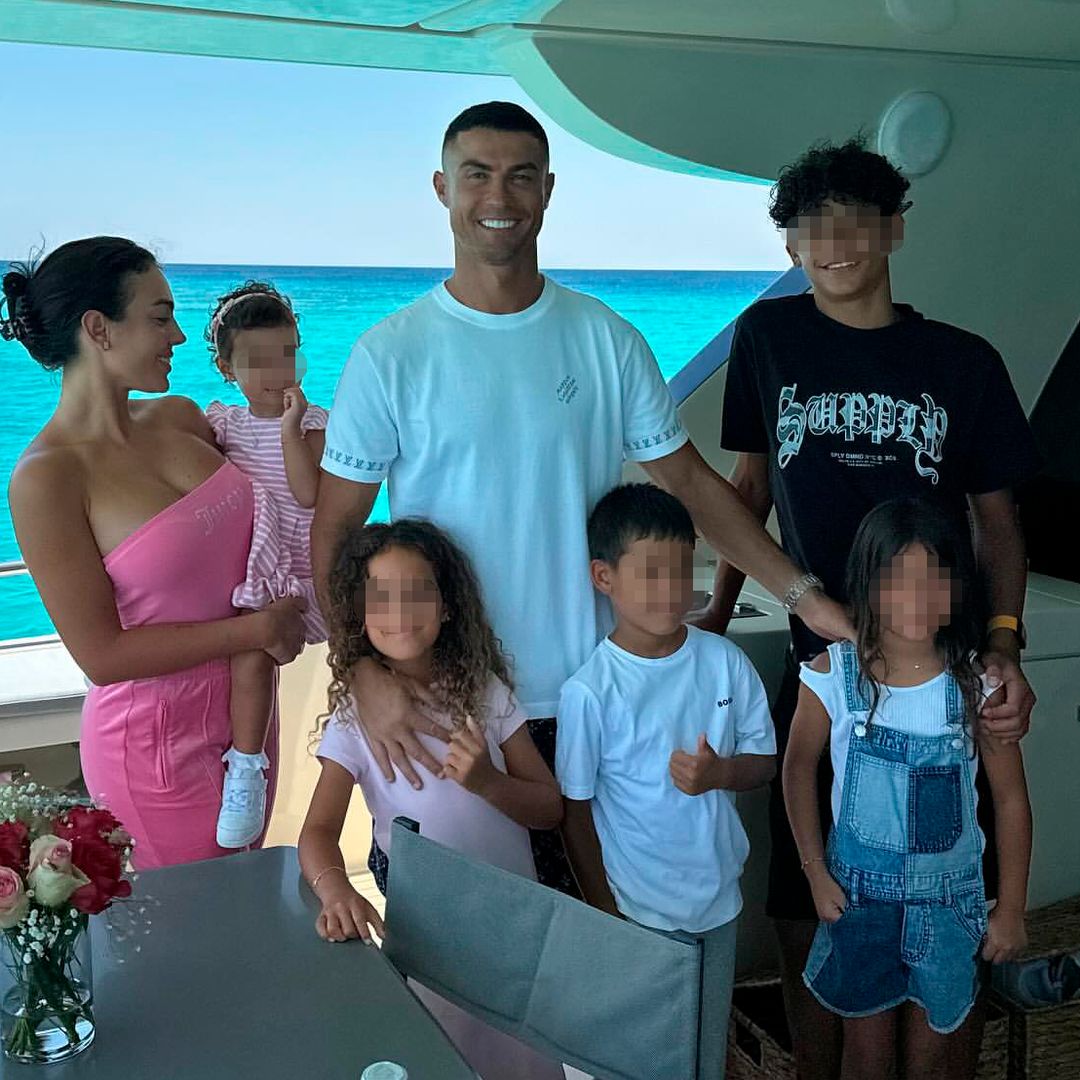 Cristiano Ronaldo y Georgina Rodriguez ya están en Mallorca con sus hijos: de su exclusivo yate a sus planes por separado, al detalle