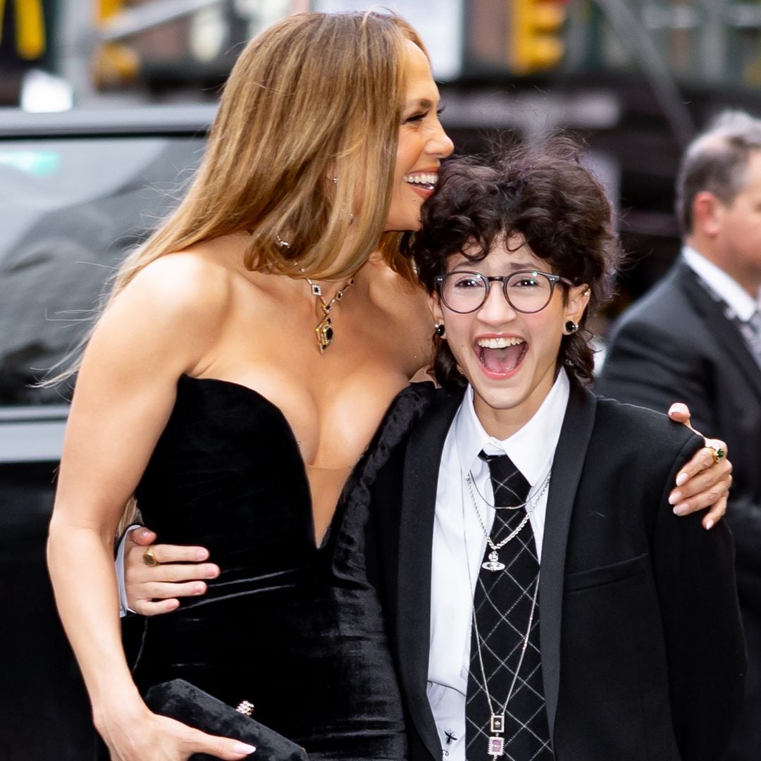 Jennifer Lopez y su hija Emme arrasan con su estilo en el debut de George Clooney en Broadway