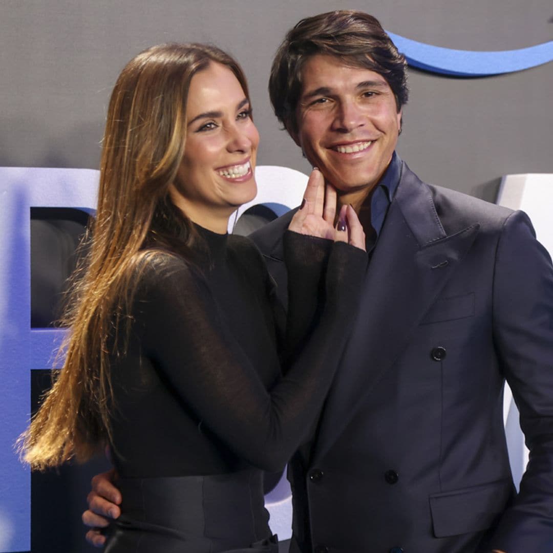 María Pombo presenta su proyecto más esperado rodeada de amigos y con un lookazo minifaldero
