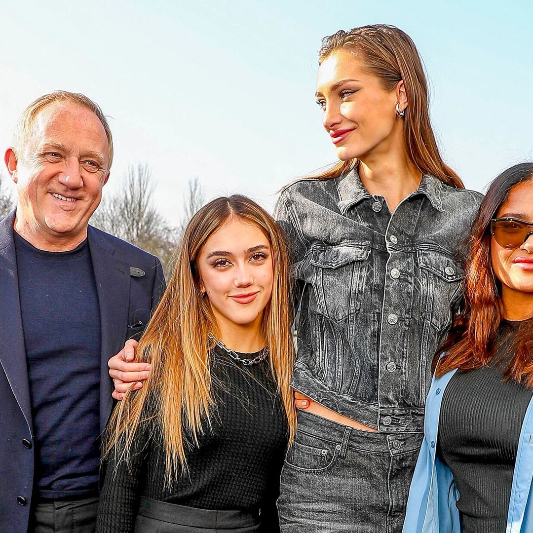 Salma Hayek y François-Henri Pinault asisten con sus hijas al desfile de Balenciaga