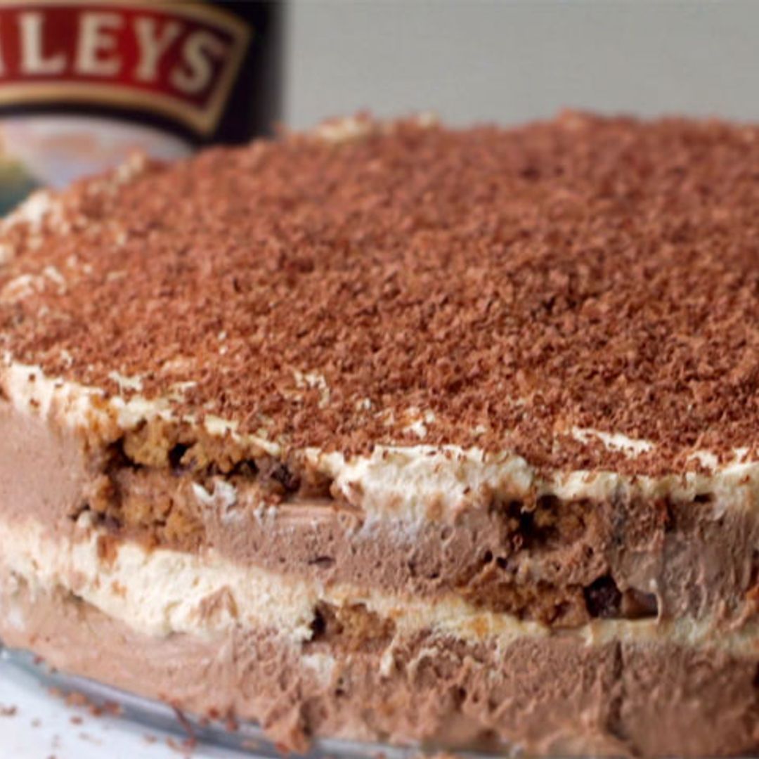 Recetas con espíritu navideño: un postre divertido y sorprendente con cookies&cream y Baileys