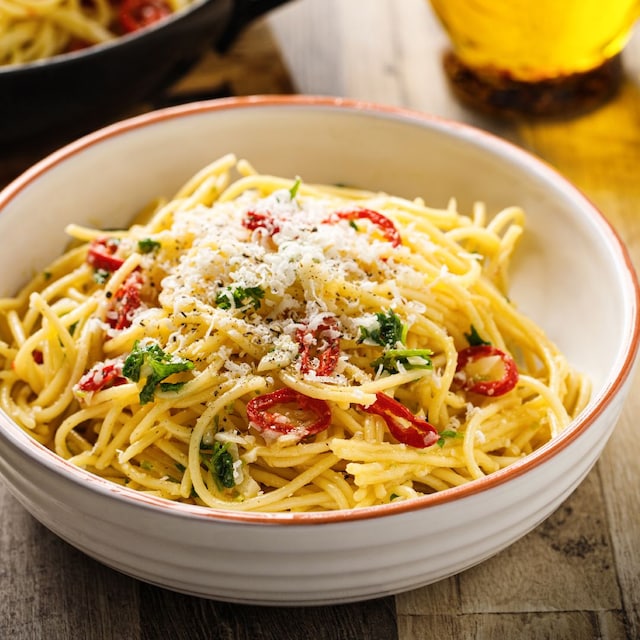 Espaguetis con queso Pecorino