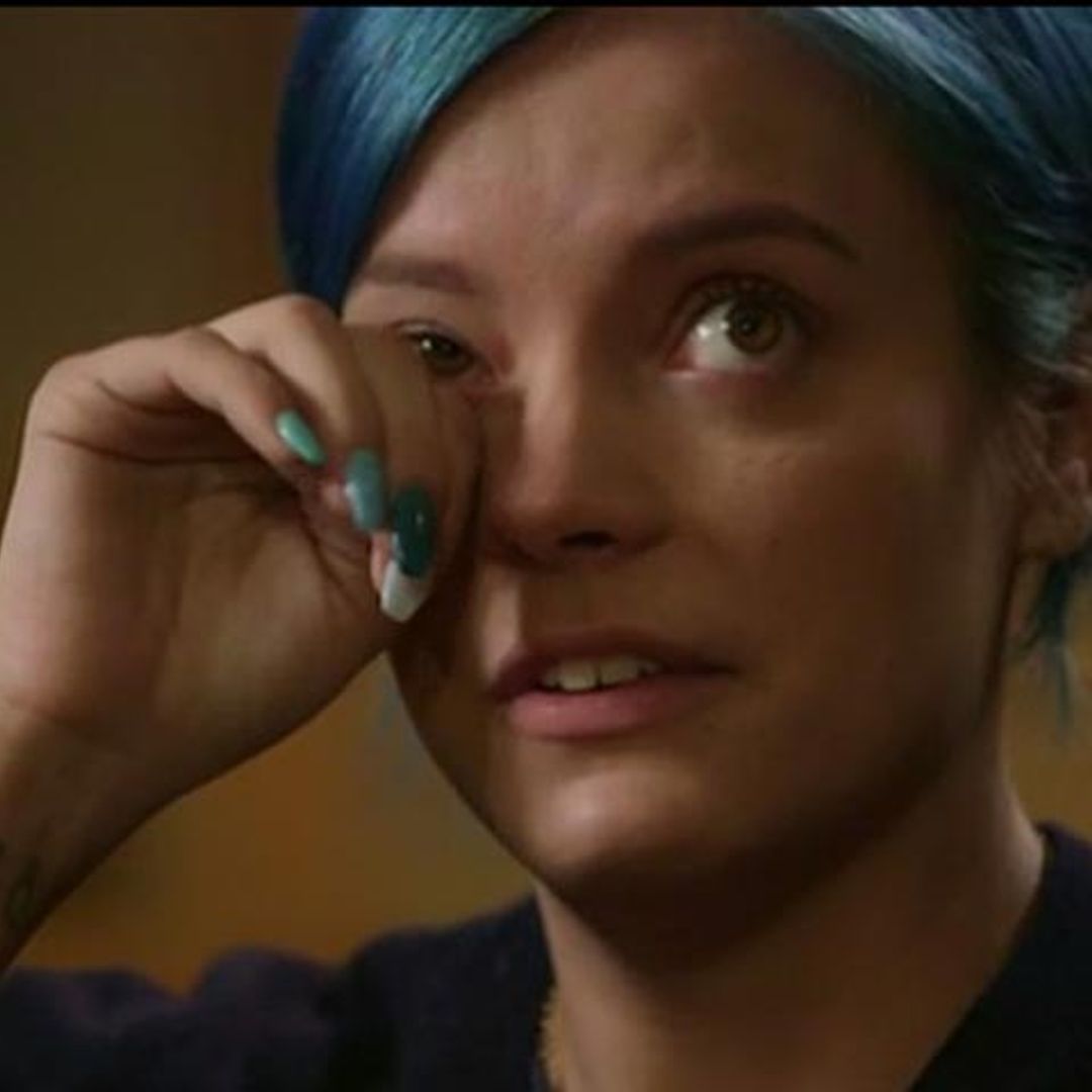 Lily Allen relata, entre lágrimas, el asalto que sufrió en su casa por el hombre que la acosó durante 7 años