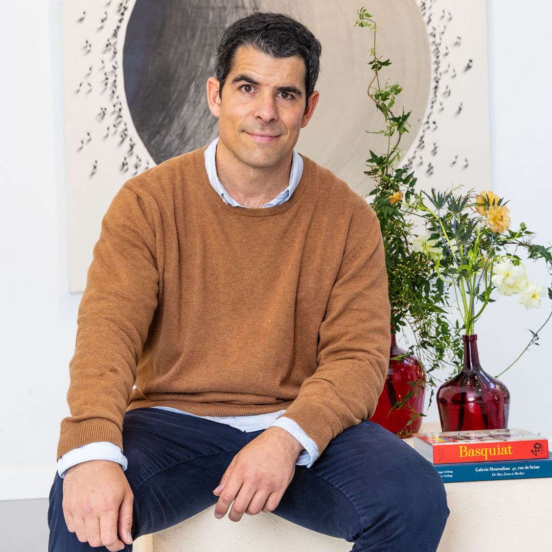 Hablamos con Jaime Monge, el artista español en el barco de Jeff Bezos: "Lauren Sánchez me dijo que se había enamorado de mi obra"