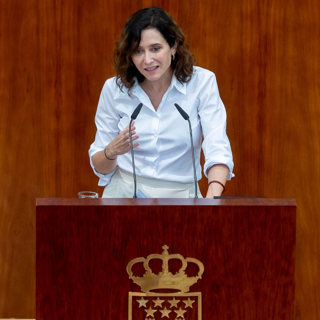 Isabel Díaz Ayuso y su momento viral en la Asamblea de Madrid: “Cómprese el ¡HOLA!”
