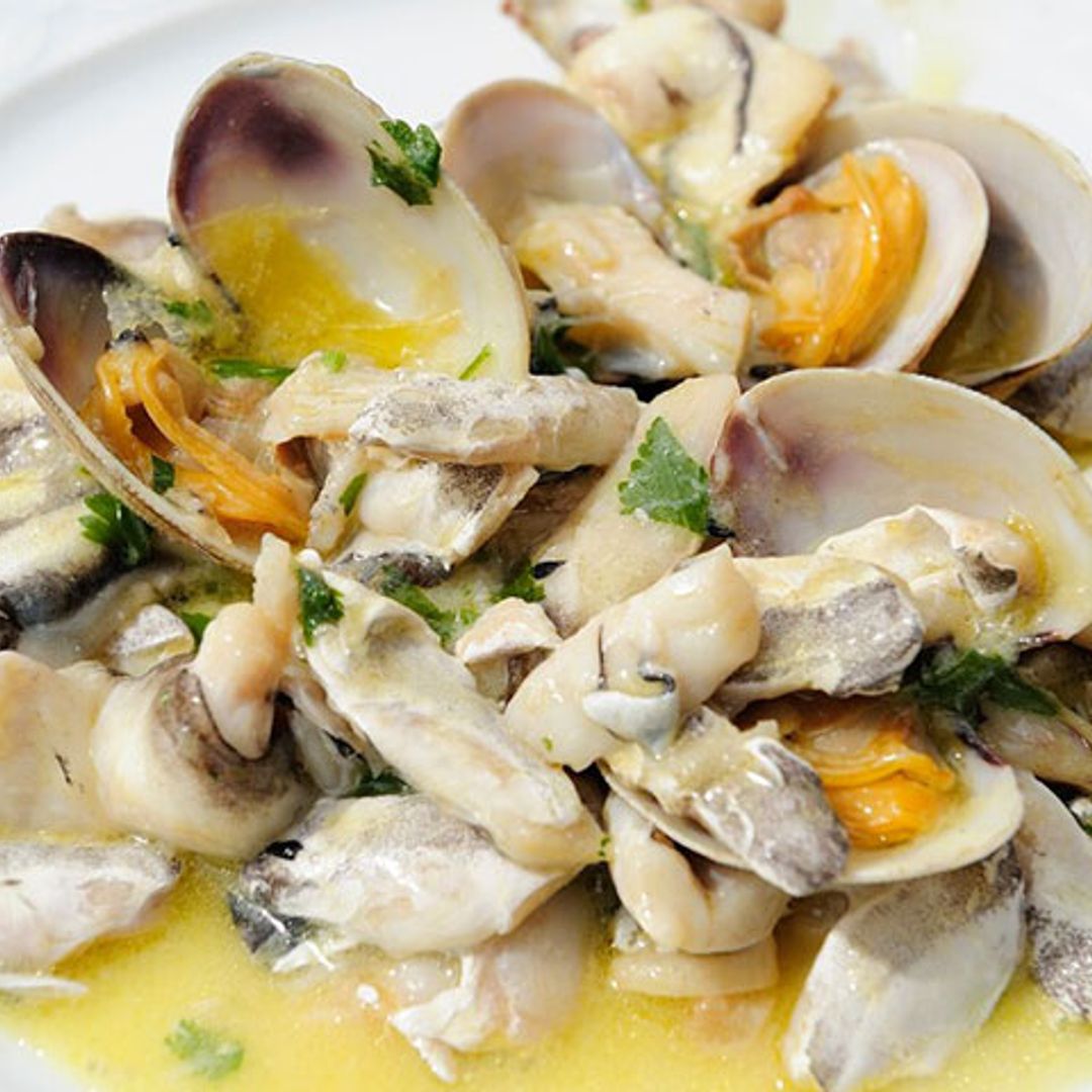 Cocochas con almejas en salsa verde