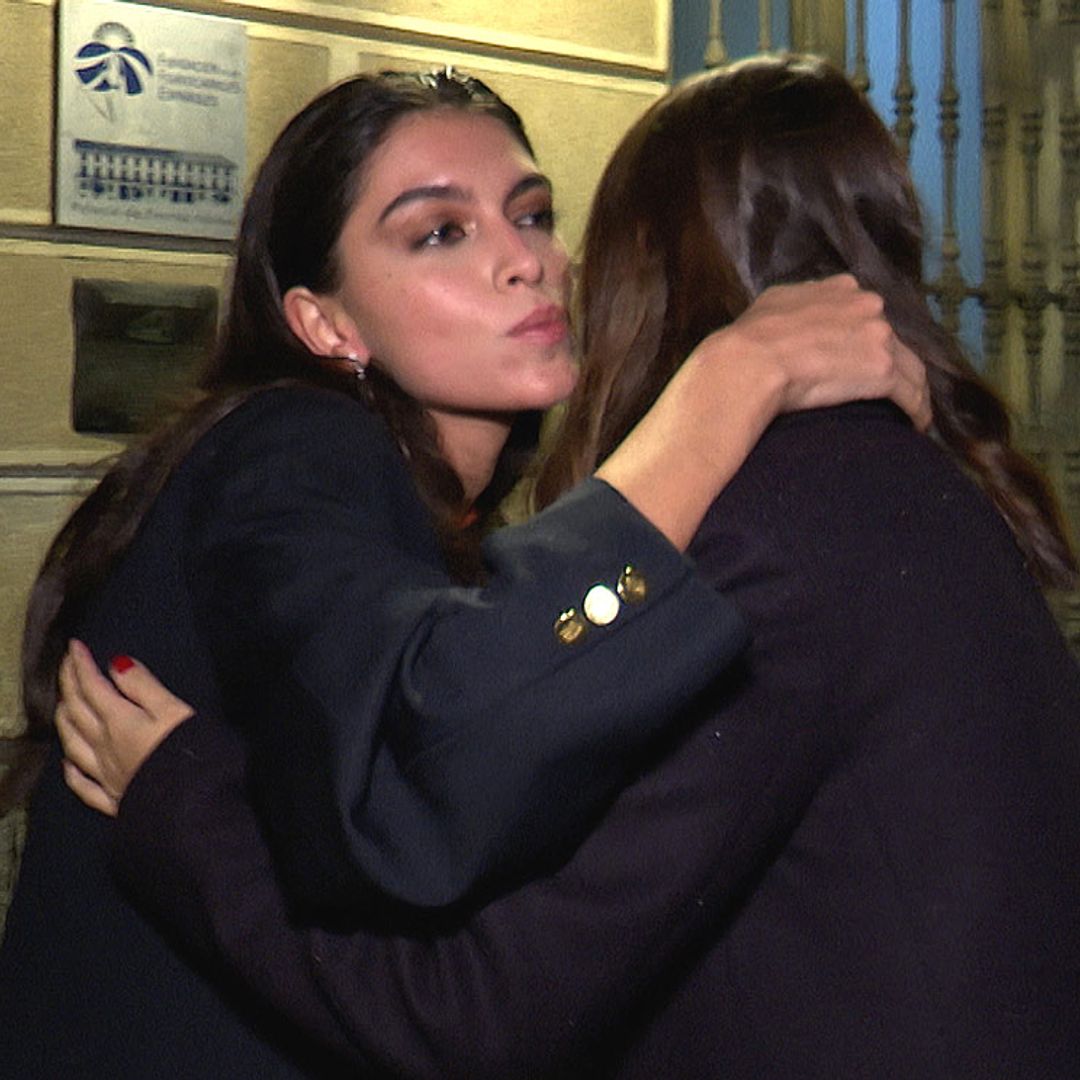 El abrazo que demuestra la buena relación entre Cayetana y Lucía Rivera