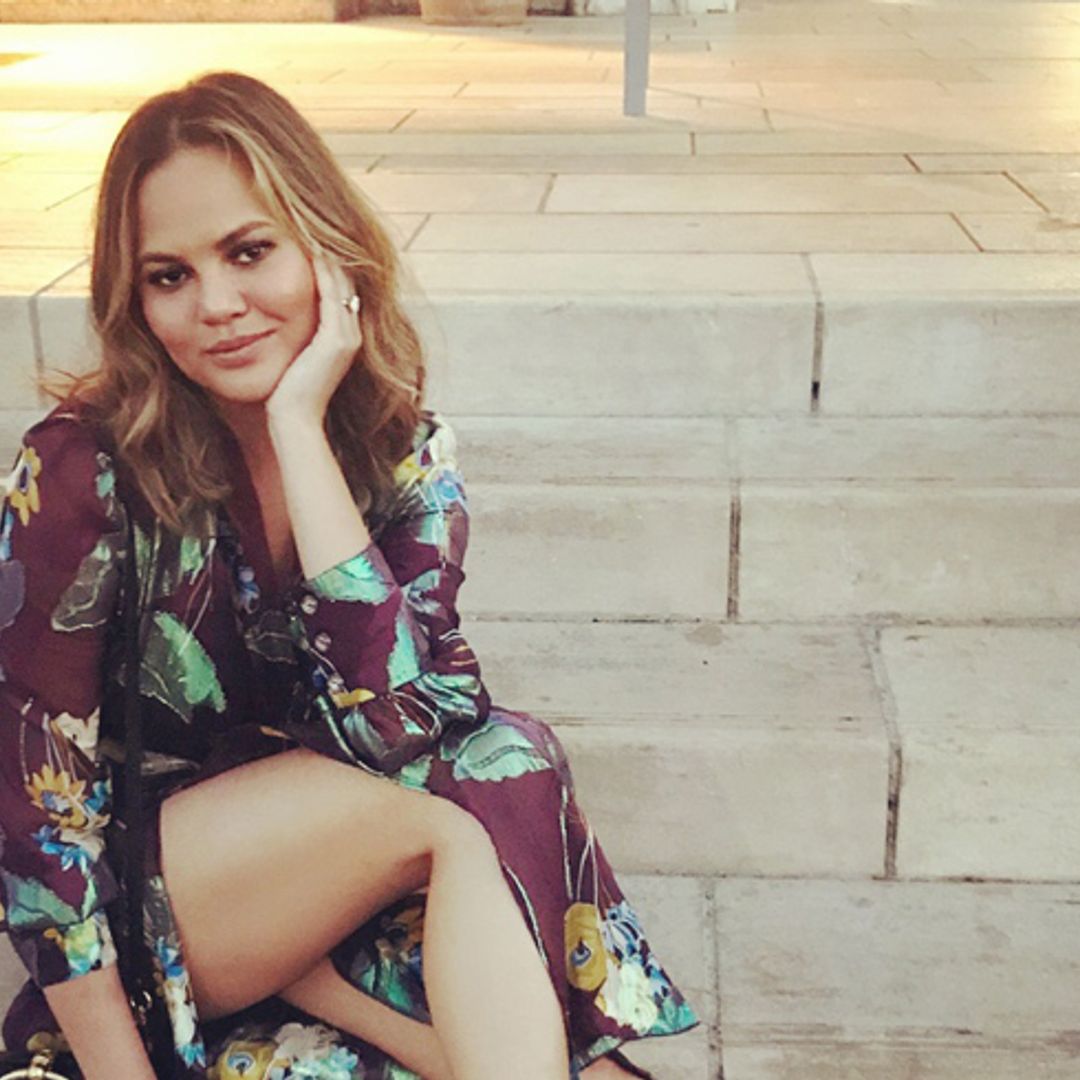 ¿Con qué ingrediente Chrissy Teigen sustituye a la hidratante corporal?