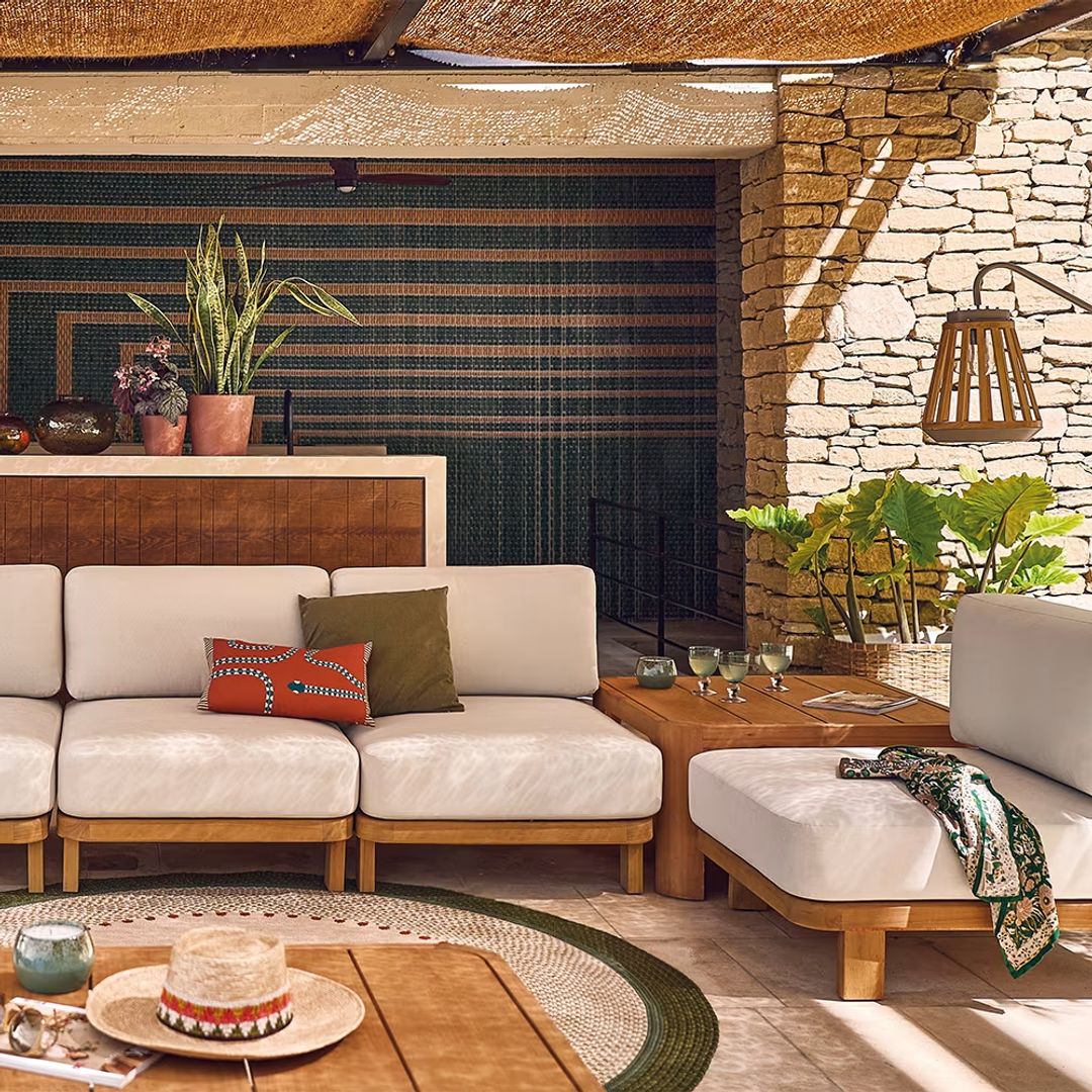 Amuebla y renueva tu terraza con estos muebles de jardín por menos de 150€
