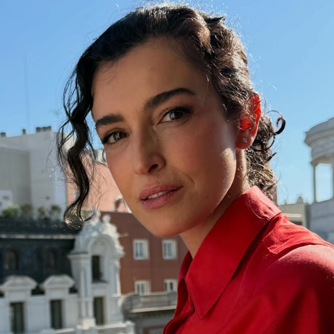 El secreto de las nuevas mechas caramelo de Blanca Romero, contado por su peluquero: "Están diseñadas para pelo rizado"