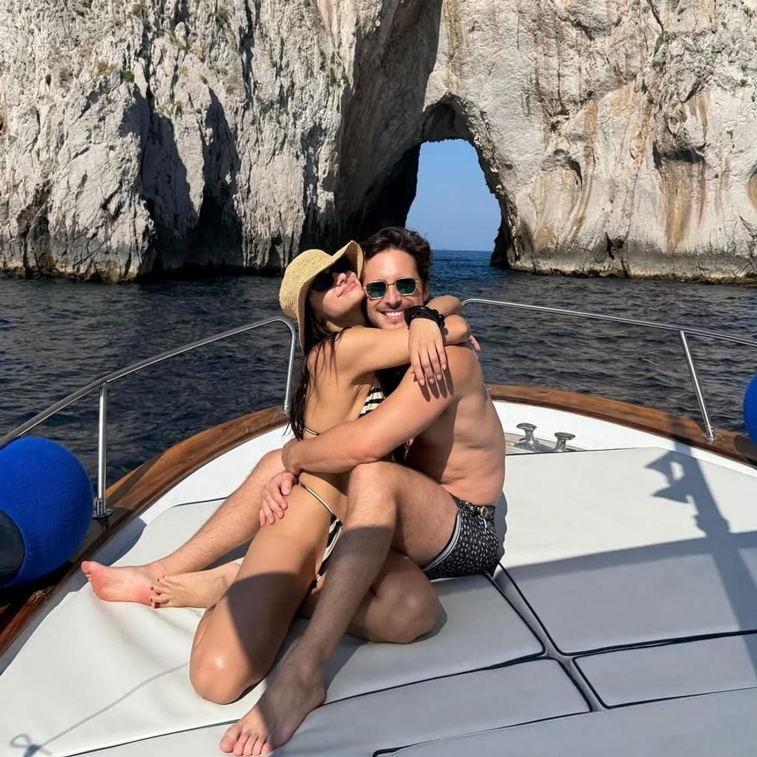 Renata Notni y Diego Boneta disfrutan de un romántico verano en Capri