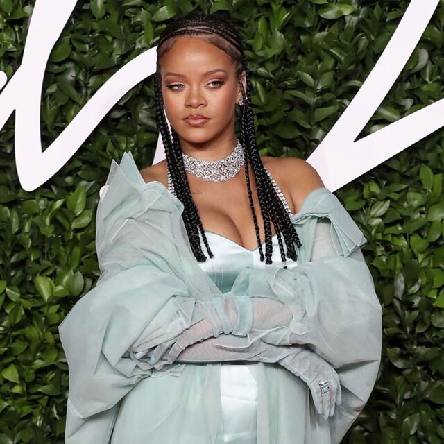 rihanna1t