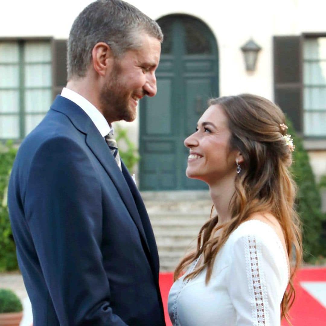 El idílico escenario, el momento más emotivo, el primer baile de los novios… las imágenes inéditas de la boda de Alex Luyk y Elena Afonso