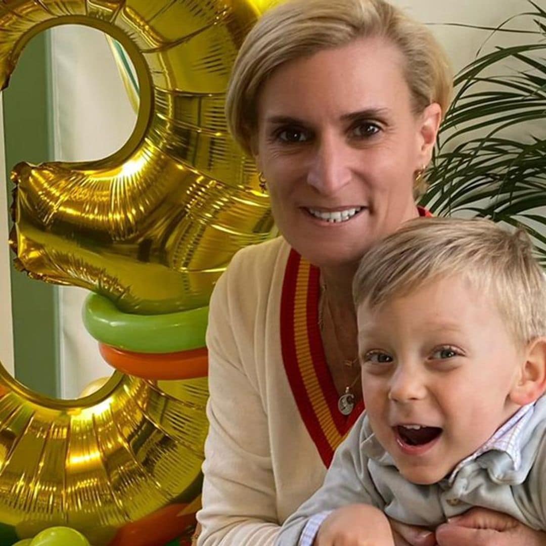 La celebración de María Zurita con su hijo Supercarlitos