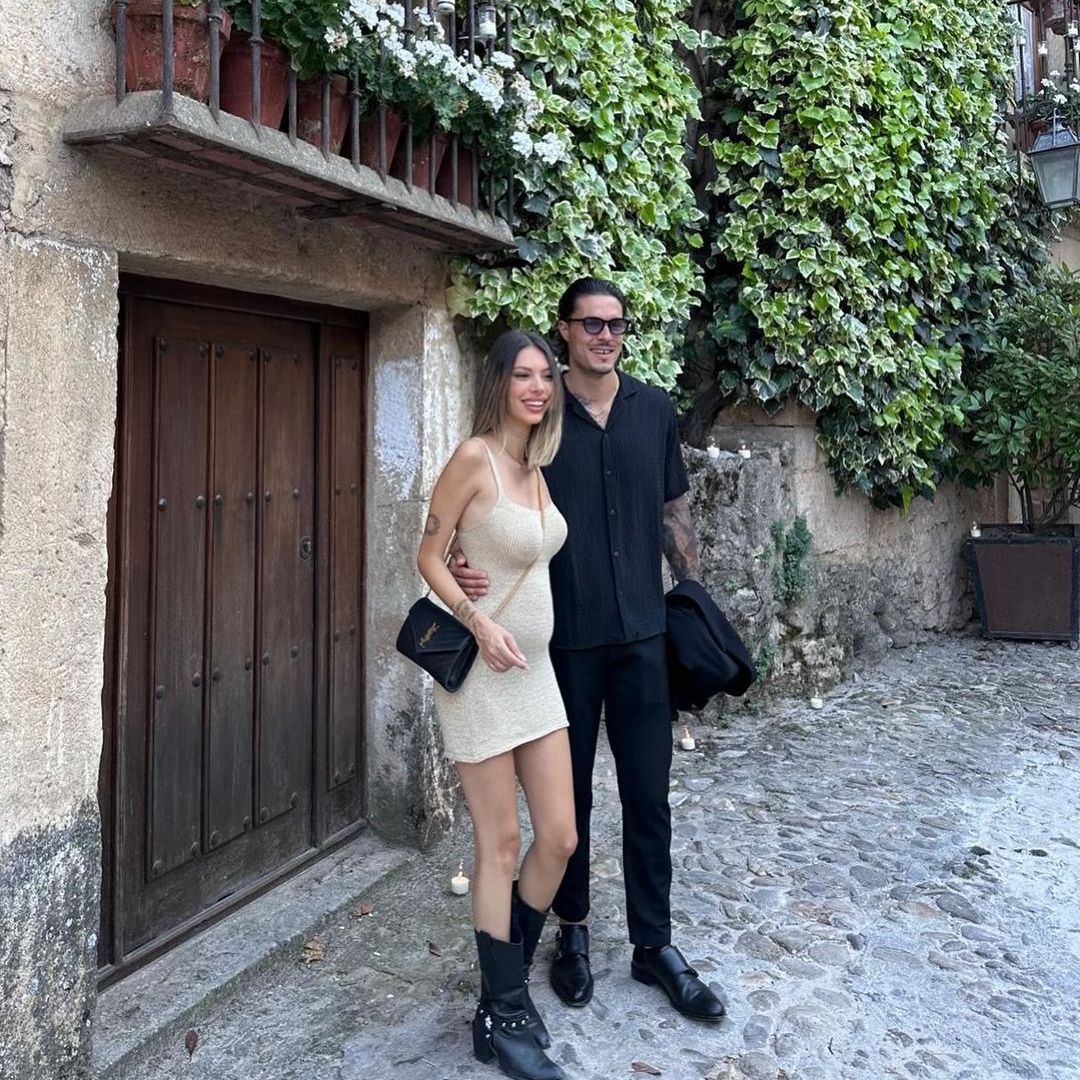 Alejandra Rubio luce embarazo y posa orgullosa junto a Carlo Costanzia  en su escapada a Pedraza