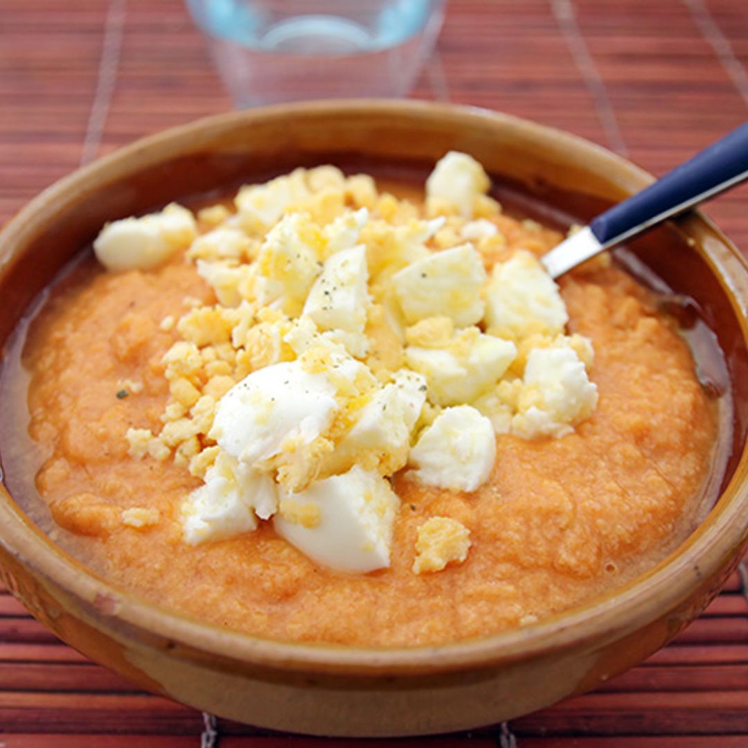 Salmorejo cordobés con queso, ¡diferente y delicioso!