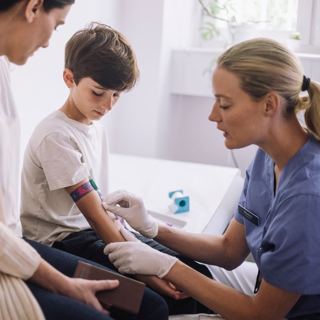 Dr. Emilio Ortega, endocrino: "La hipercolesterolemia familiar está desde el nacimiento, pero no produce síntomas; sin tratamiento, el niño tiene más riesgo cardiovascular"
