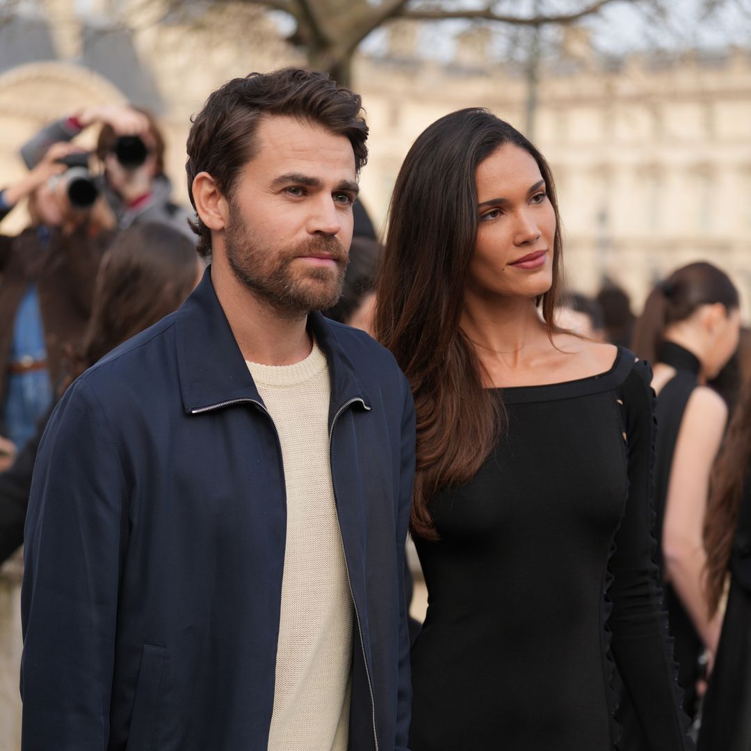 El actor Paul Wesley, ex de Inés de Ramón, se casa con una modelo 17 años menor que él y... el parecido entre ellas es asombroso