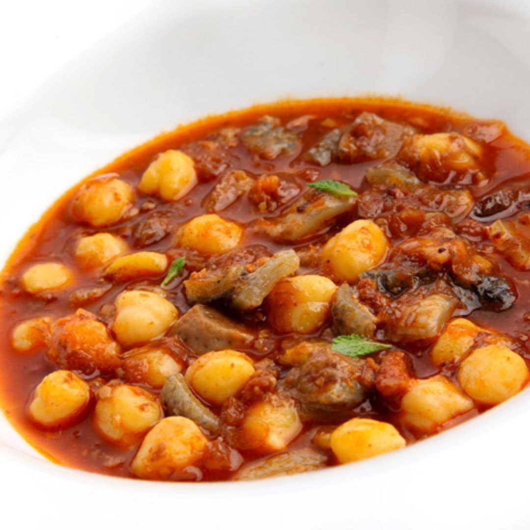 Callos de atún con garbanzos
