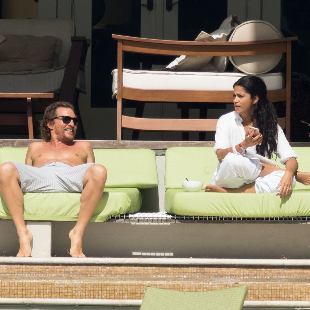 Matthew McConaughey y Camila Alves están de vacaciones en España y sabemos cuál es su exclusivo destino