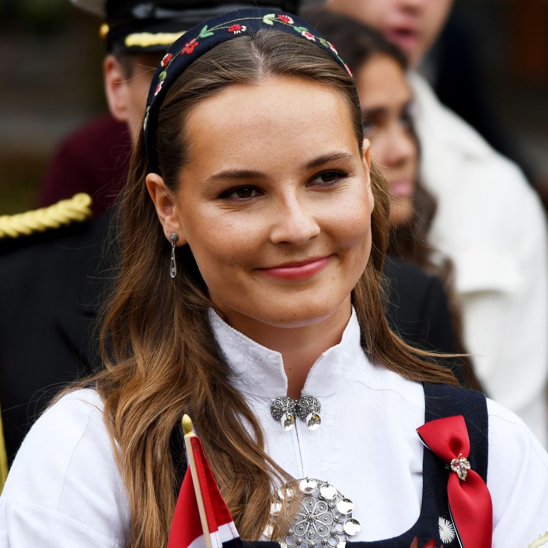 Ingrid Alexandra de Noruega celebra el Día de la Constitución en Sídney con el traje regional de 4.500 euros que simboliza su futuro reinado