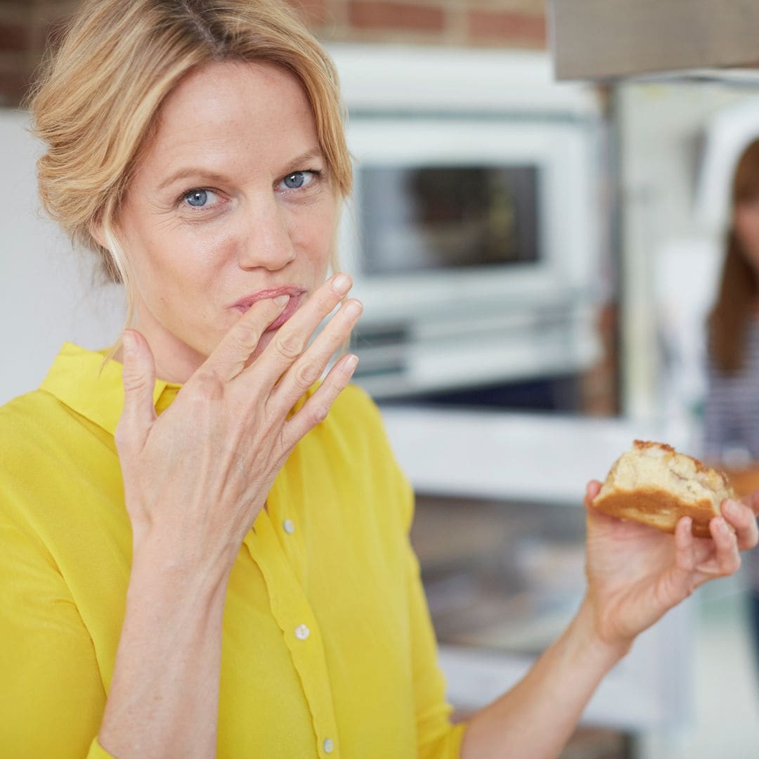 Dulce consuelo, amargo efecto: lo que el azúcar le hace a tus emociones y tu energía en la menopausia