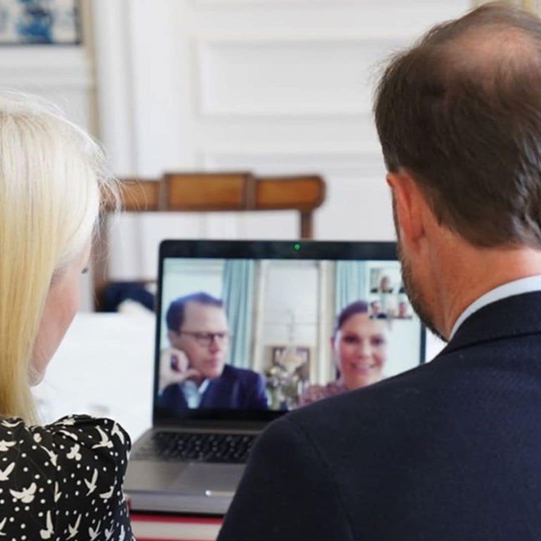 ¡Quedada virtual de 'royals'! Victoria y Daniel comparten risas y charla con Haakon y Mette Marit