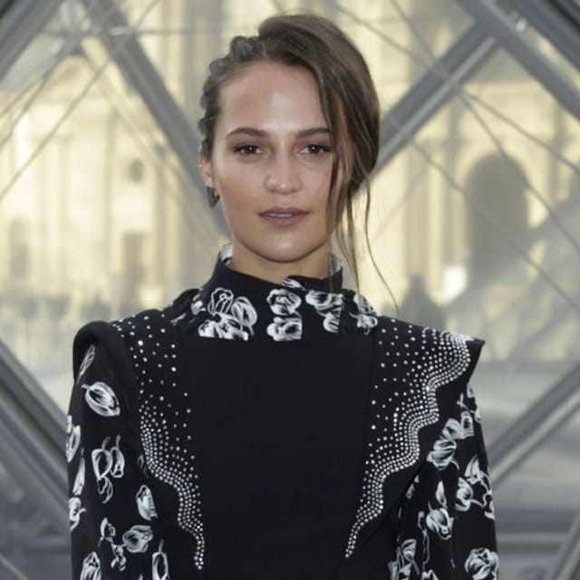 AliciaVikander portada