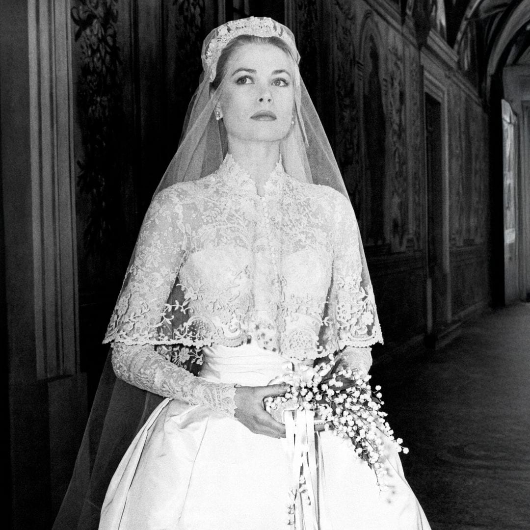 Encaje antiguo, cientos de perlas y un secreto: el vestido de novia que convirtió a Grace Kelly en princesa
