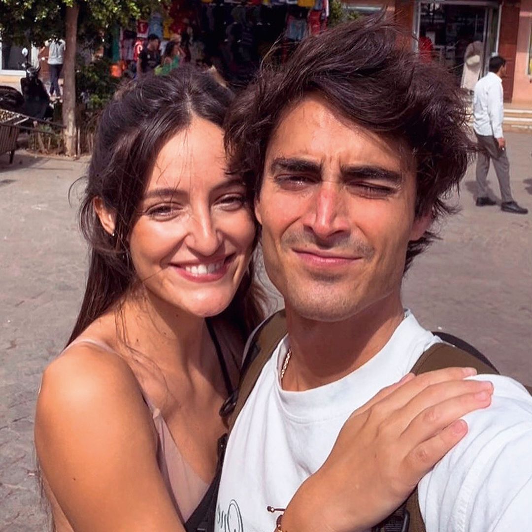 Un 'seflie' de Andrea con Juan Fernández Castaño, guitarrista de la banda Marlon, su pareja