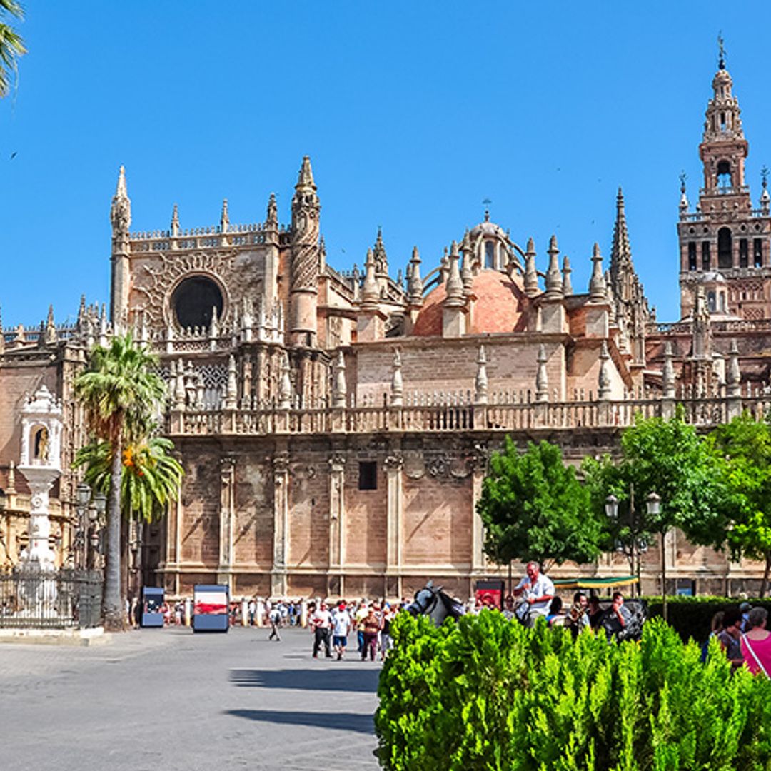 Una catedral para una boda que ha revolucionado la capital sevillana