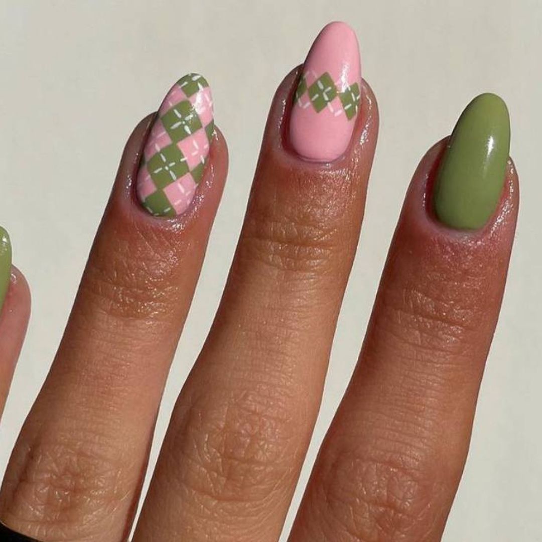 Manicura con 'print' de jersey, la tendencia más calentita para uñas en invierno