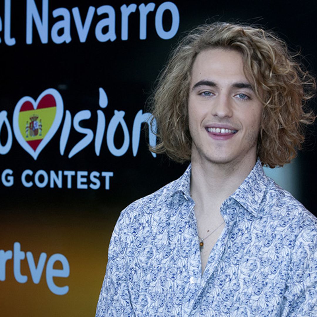 Manel Navarro, representante español en Eurovisión, se disculpa mientras sigue la polémica por su elección
