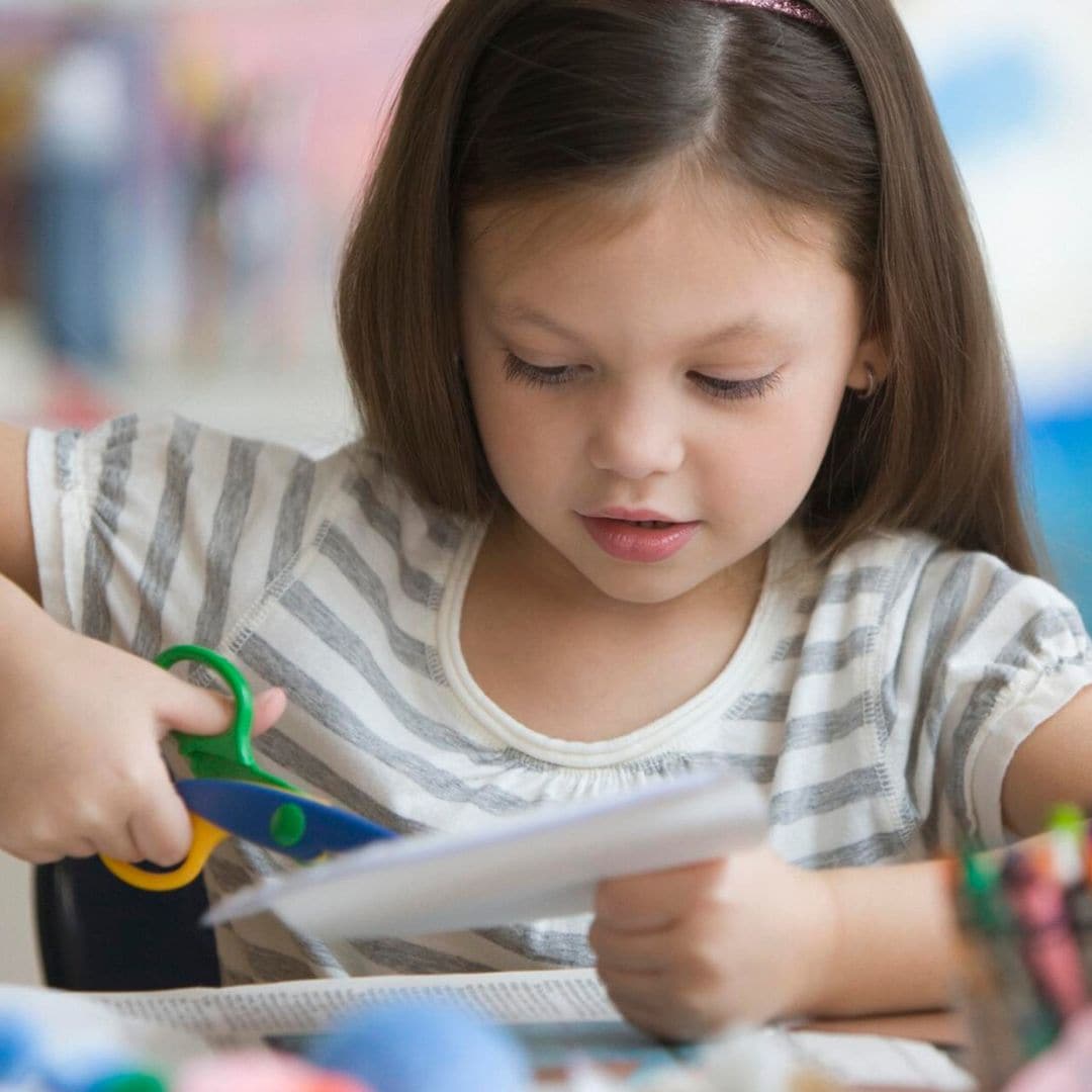 Manualidades muy fáciles (y muy bonitas) inspiradas en la primavera para hacer con los niños