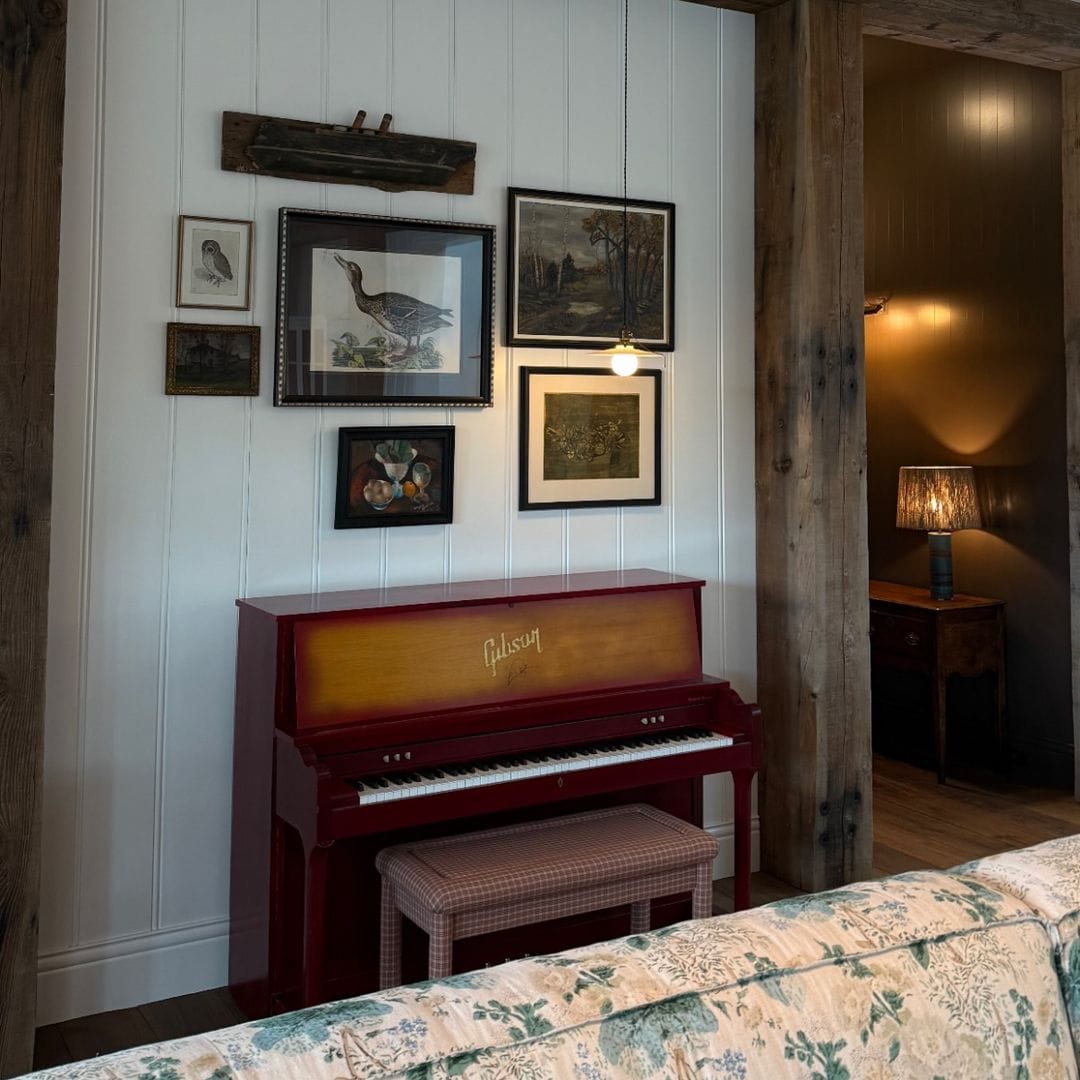 Uno de los elementos más especiales de esta casa es el piano clásico
