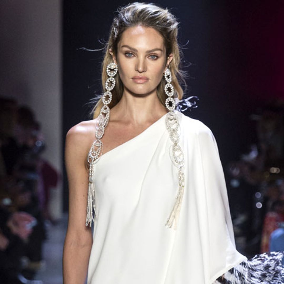 Candice Swanepoel, musa del diseñador Prabal Gurung en su desfile étnico