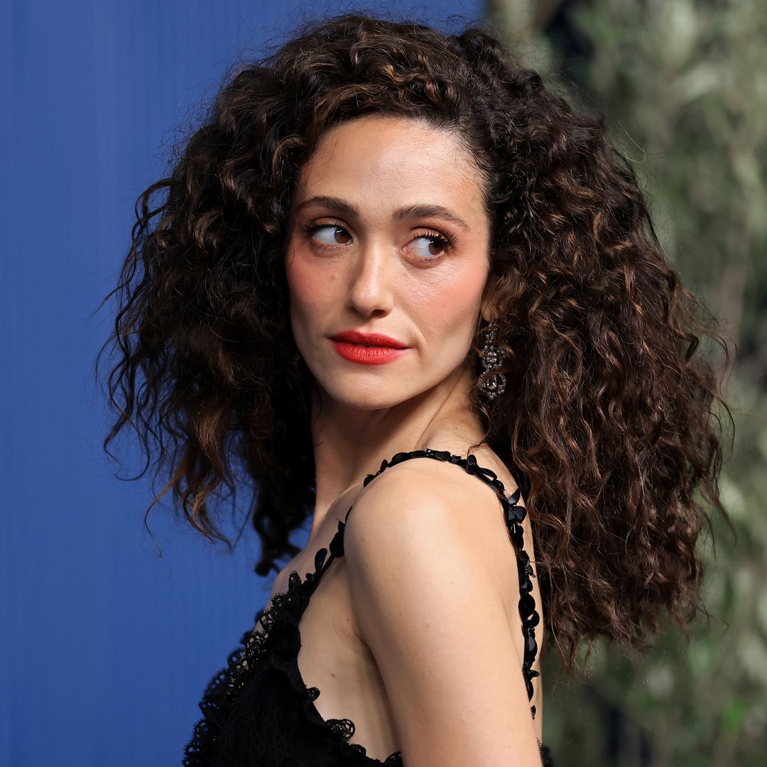 Emmy Rossum en los premios Emmy 2026