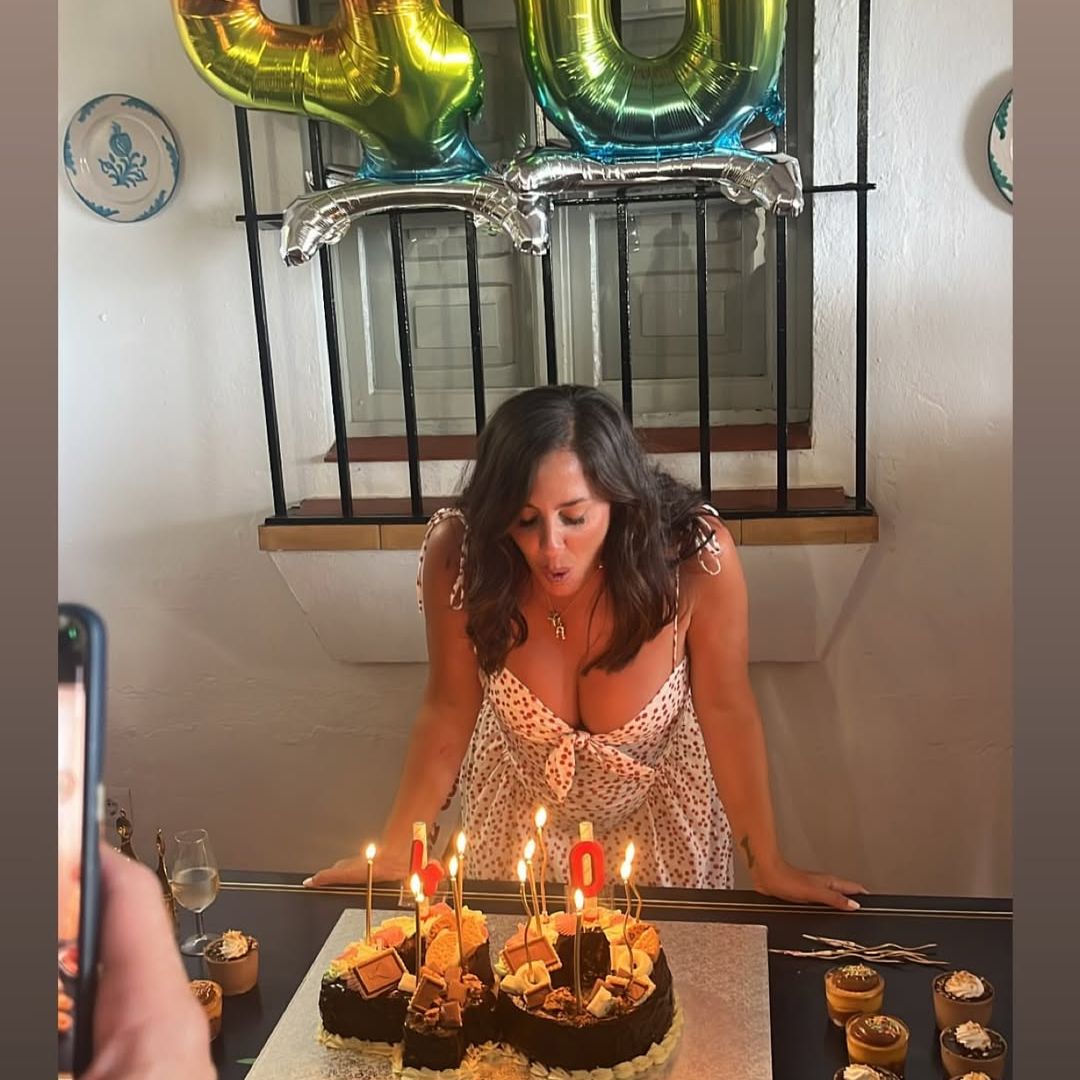 Anabel Pantoja celebra a lo grande su 40 cumpleaños junto a su familia tras unos meses muy complicados