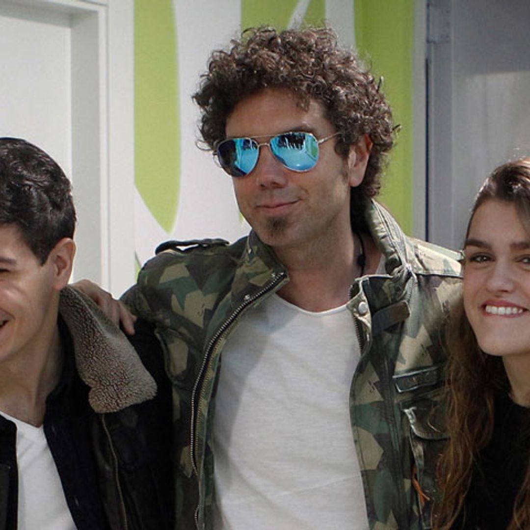 Cantan bien y son solidarios: Amaia y Alfred animan con su música a los pacientes de un hospital