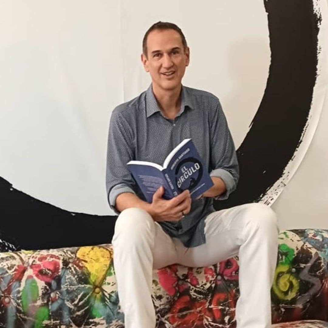 Roberto Santiago, escritor: "La ley del silencio sobre el bullying sigue existiendo en muchísimos centros y es terrible"