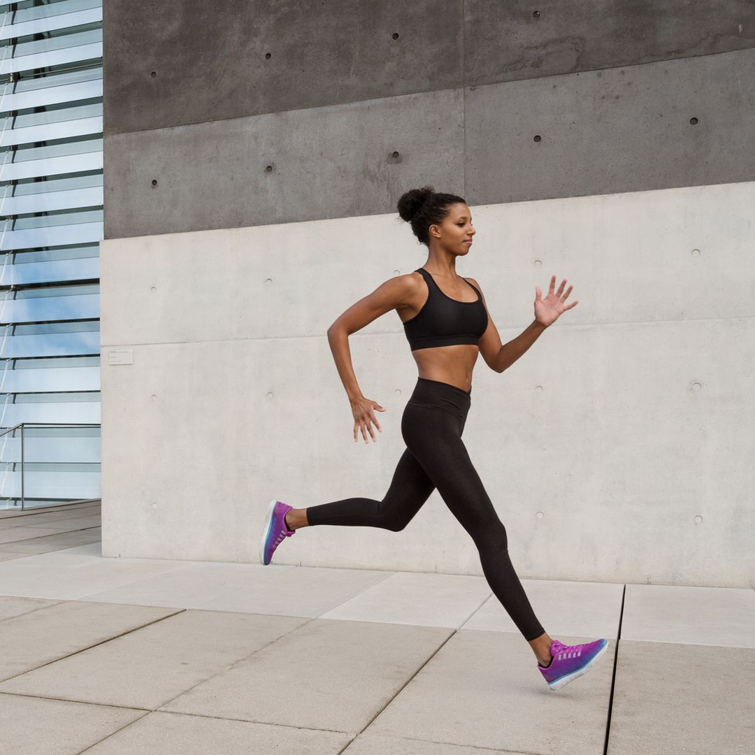 Zapatillas de 'running' neutras para mujer: estas son las opciones más recomendadas de 2026