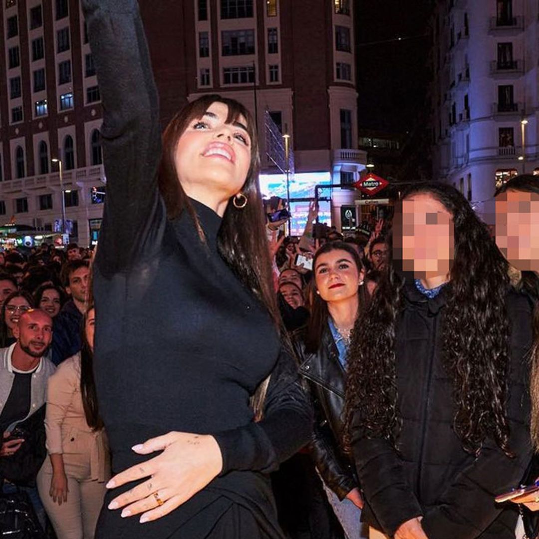 Violeta Mangriñán colapsa Callao en un evento de Carolina Herrera y desata la locura entre sus fans