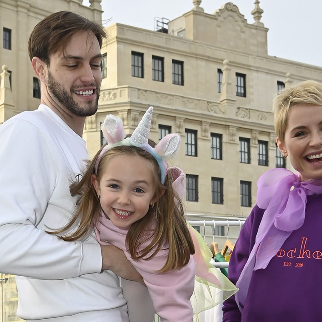 Ande yo caliente... Soraya Arnelas y su familia presentan con ilusión su polémica marca