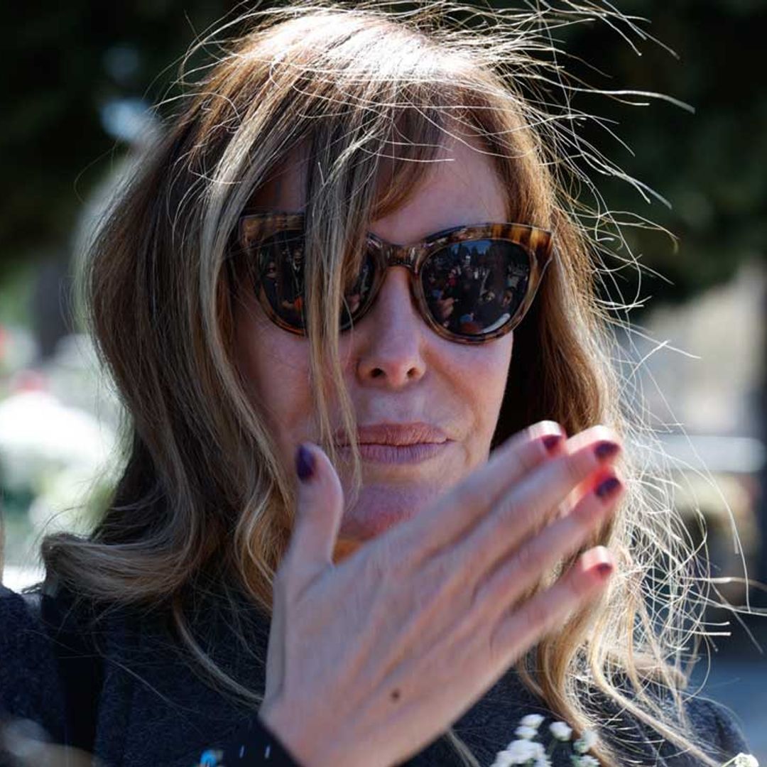 Las conmovedoras palabras de Lara Dibildos al despedir a su madre en el cementerio