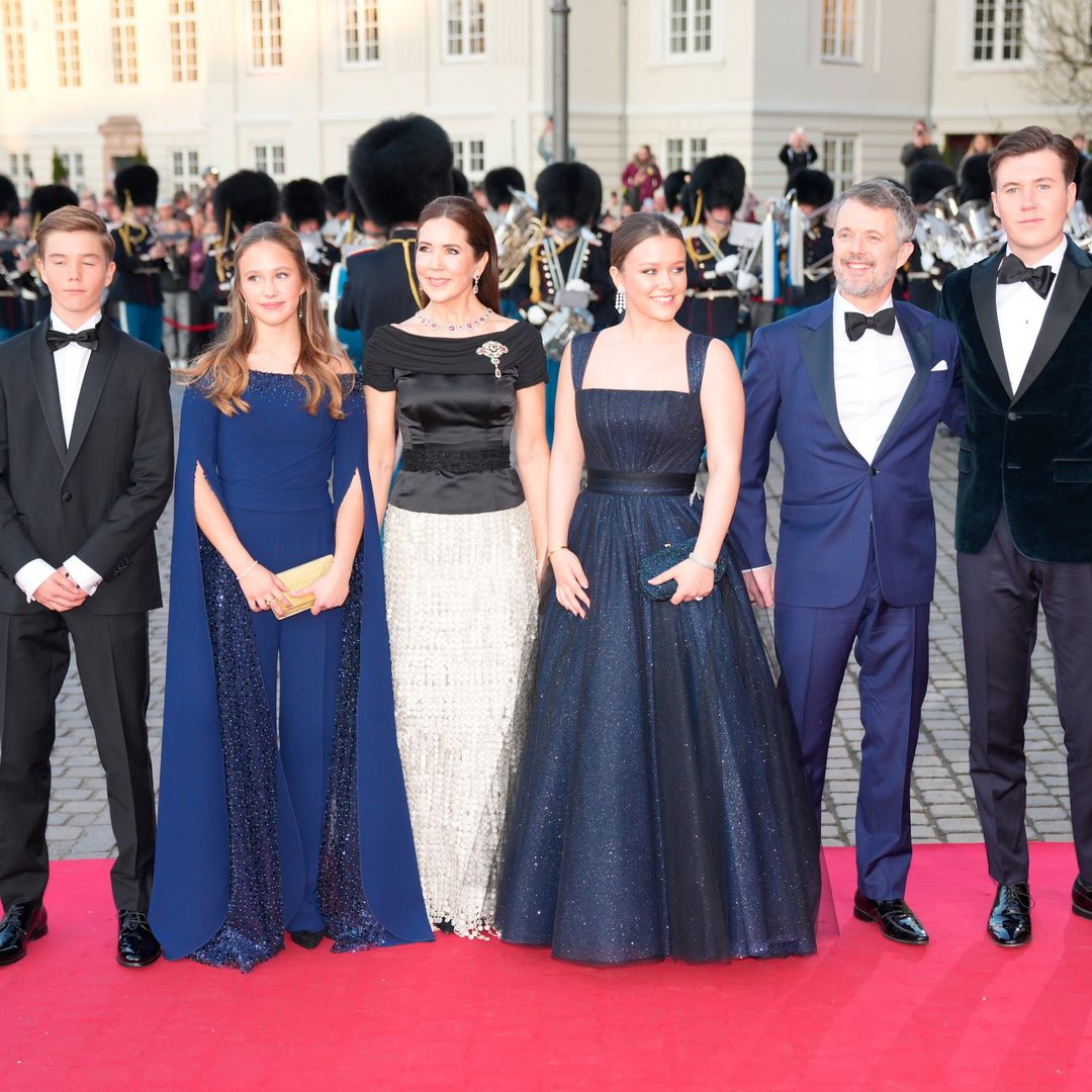 Isabella de Dinamarca celebra sus 18 años con toda la familia en una gala en el Teatro Real