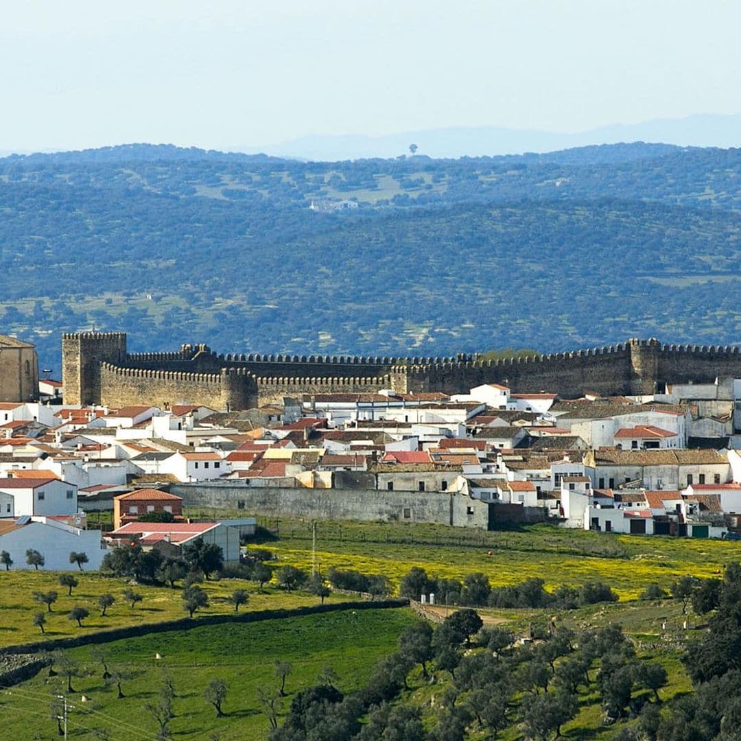 De Aroche a Cumbres Mayores (Huelva): huellas del pasado en la ruta del ibérico