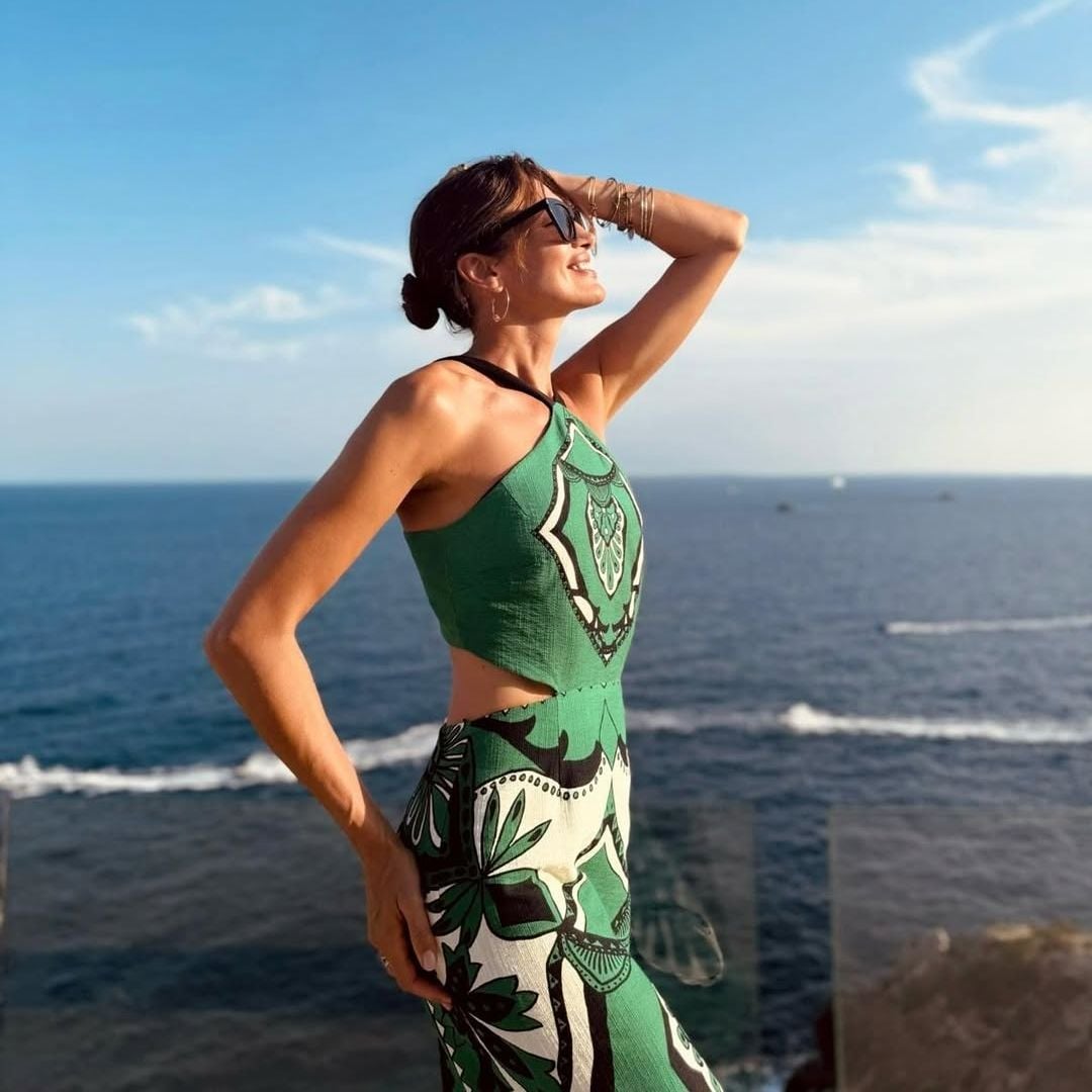 Nieves Álvarez conquista Ibiza con el vestido verde más favorecedor del verano