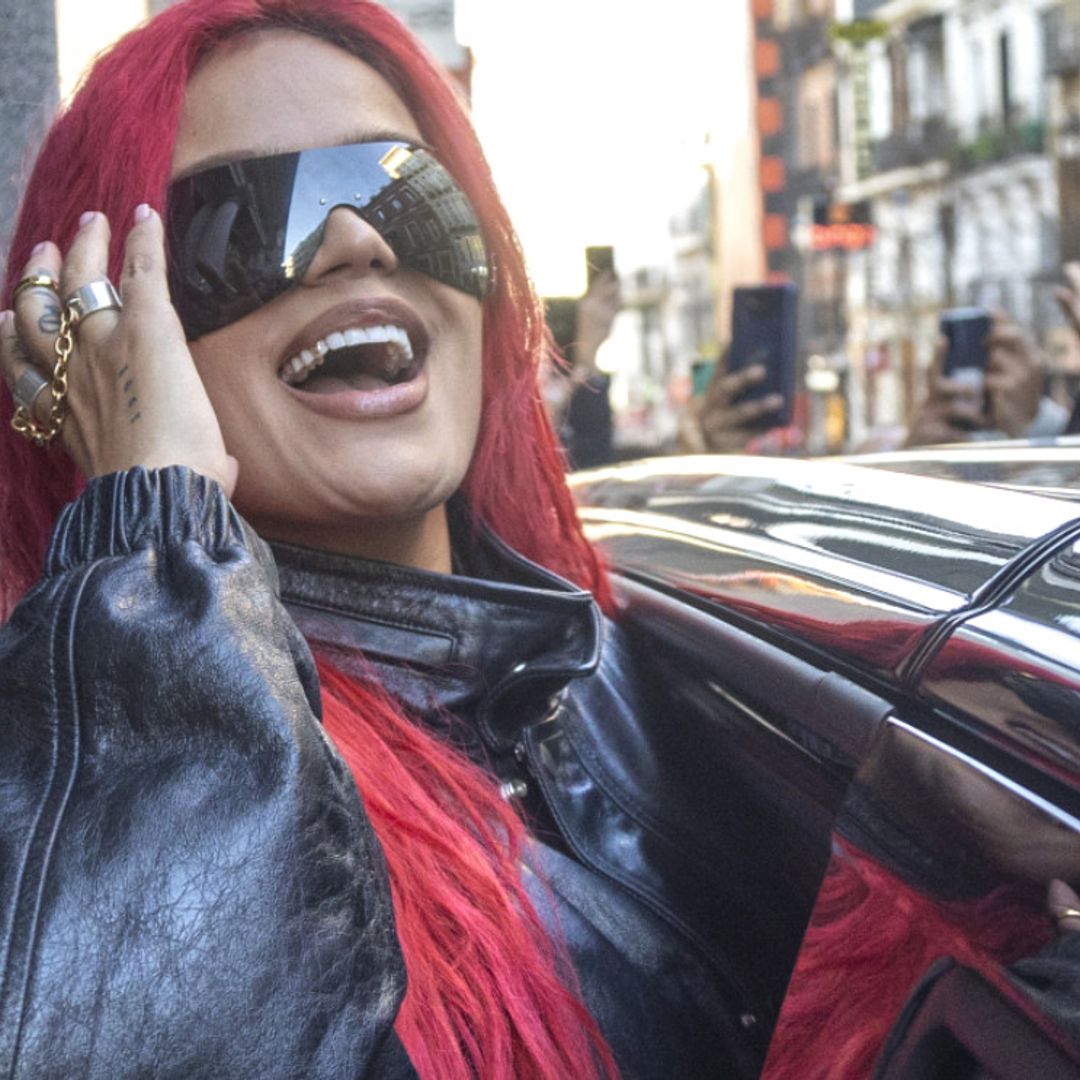 Karol G protagoniza un momentazo con sus fans en el centro de Madrid y aclara cuál es la intención de 'TQG'