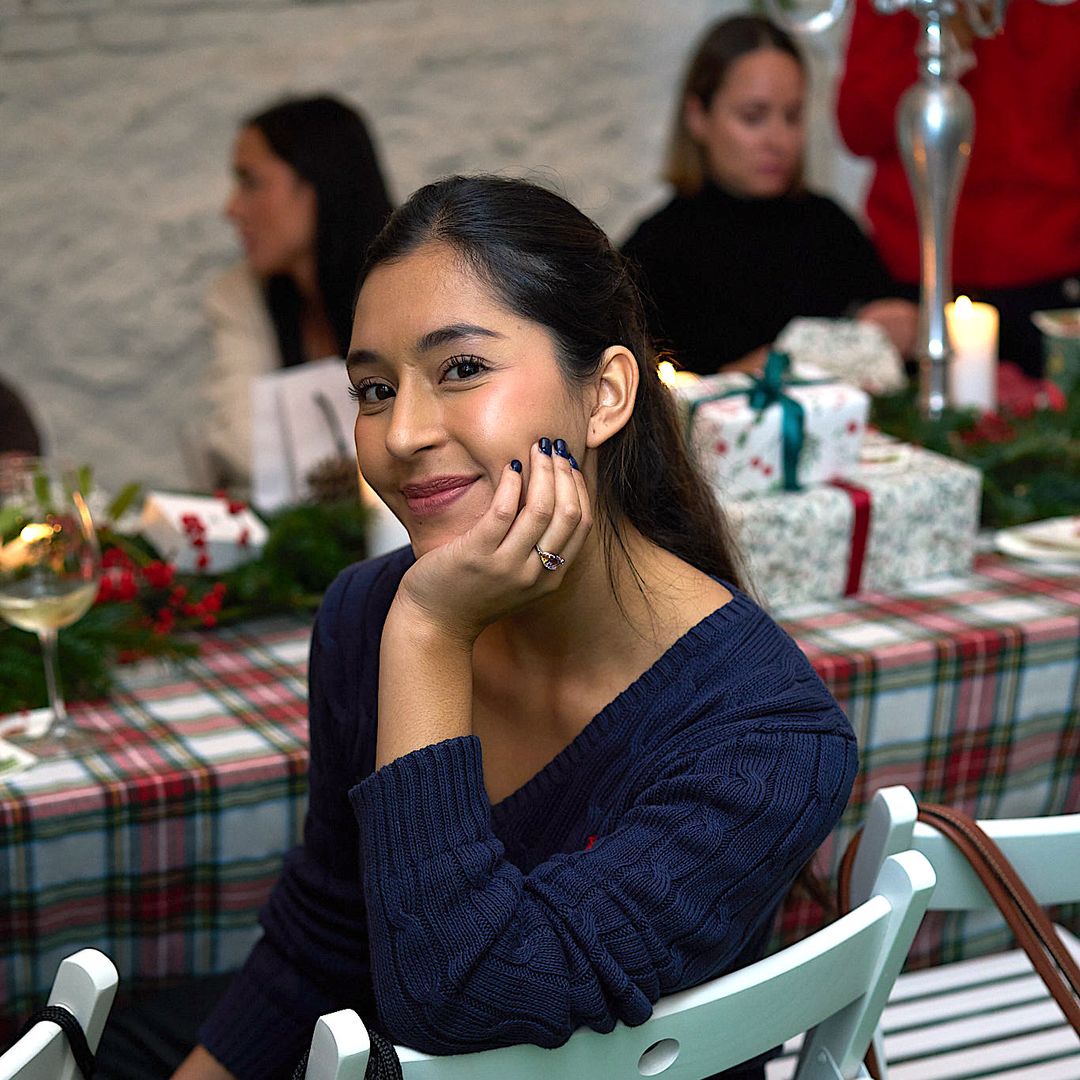 Trucos para envolver regalos y manicuras para Navidad: así fue el exclusivo taller de ¡HOLA!